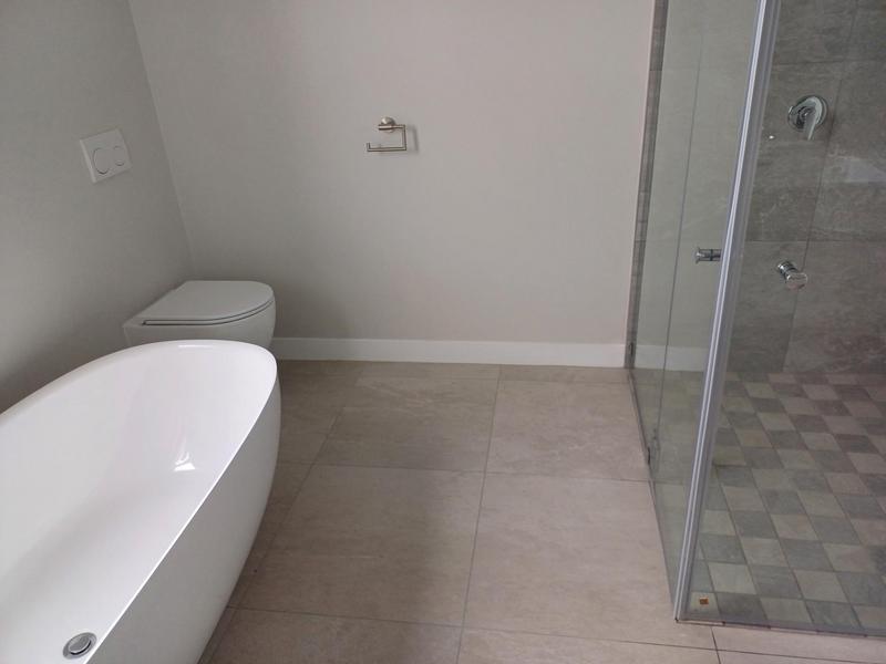 To Let 4 Bedroom Property for Rent in Somerset West Western Cape
